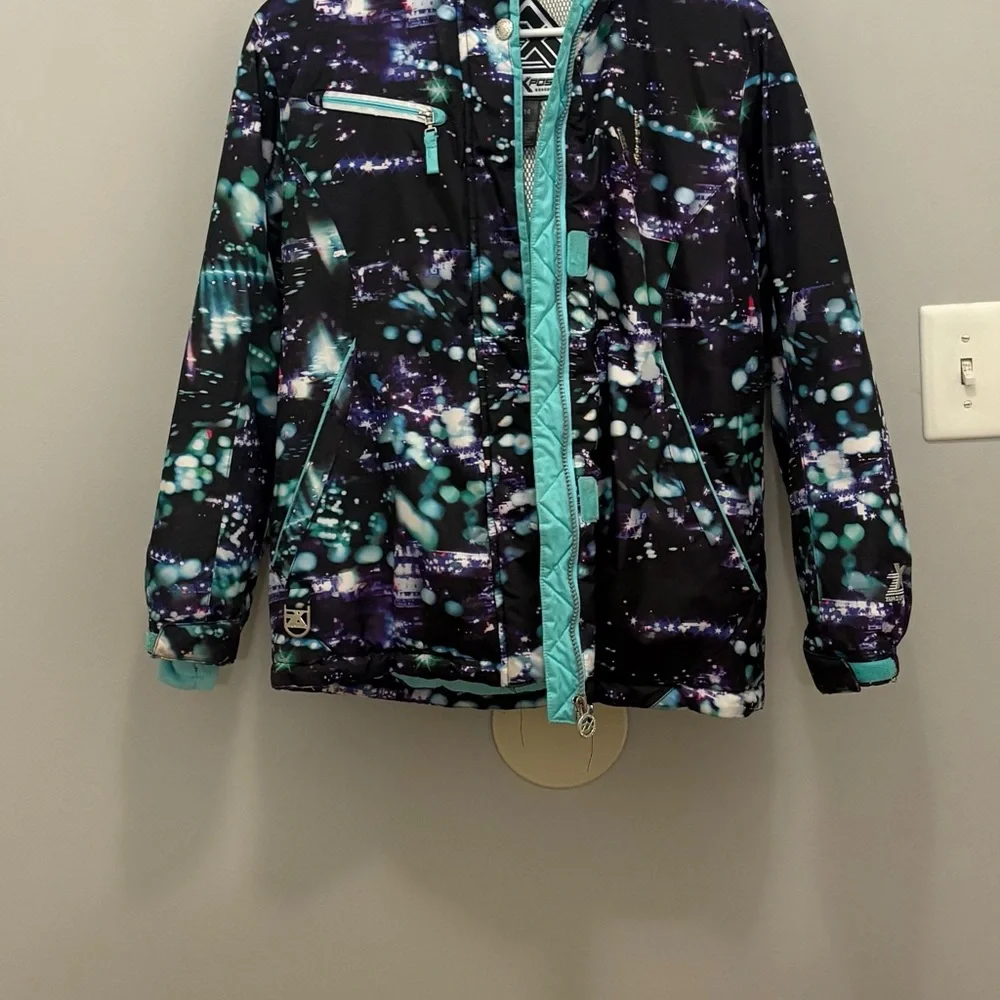 Stylish Kids Puffer Jacket - Black and Blue - Picture 2 of 16